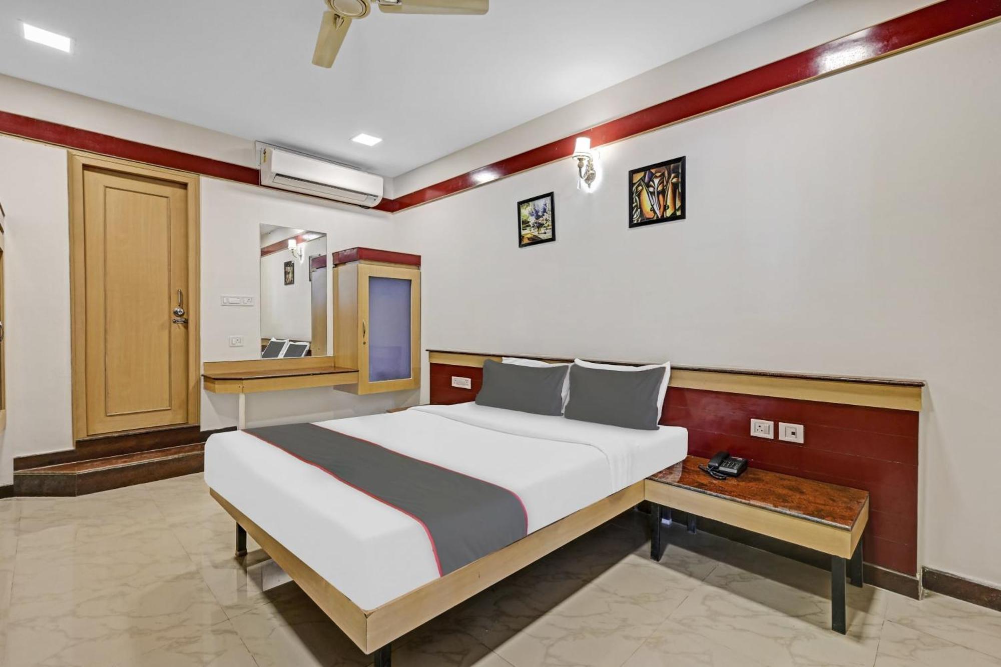 Collection O Sri Sai Ram Suites Bangalore Bagian luar foto